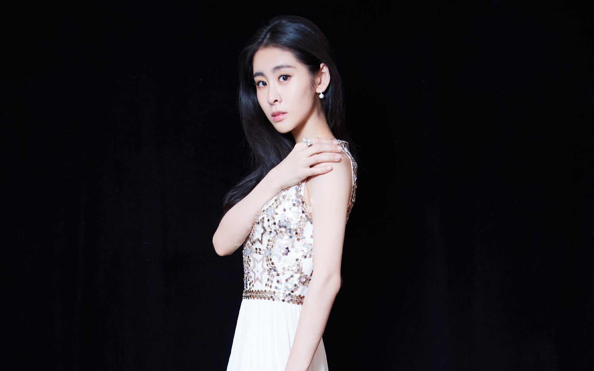 欧冠决赛焦点战，黄蜂全面压制灰熊，铸就传奇之夜