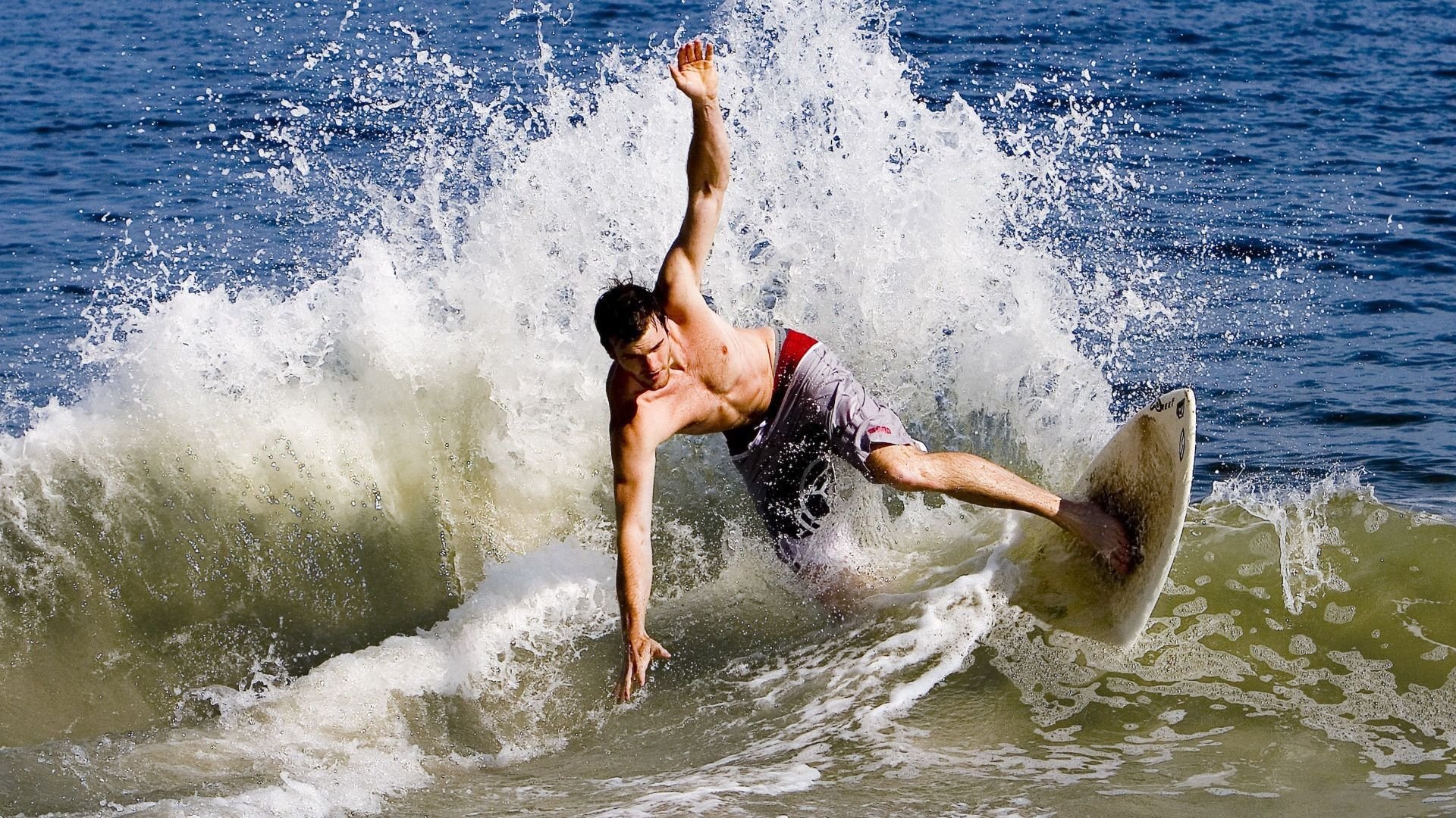 当NBA季后赛的城堡，迎来CBA的访客 一场篮球世界的错位交锋